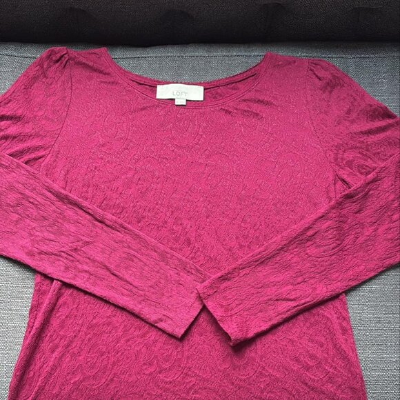 Loft Medium Berry Pink Paisley Print Top Size Medium - Picture 2 of 5